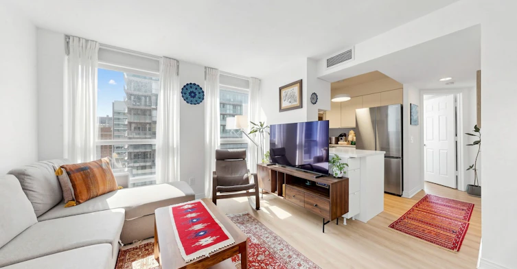 1812-763 Bay Street, Toronto, ON, M5G 2R3 - 2