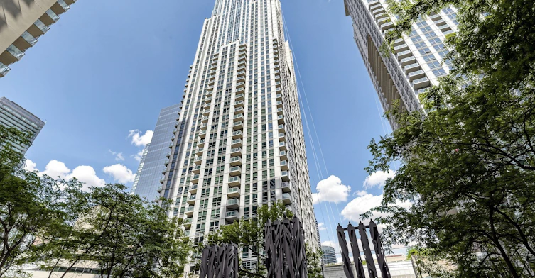 1812-763 Bay Street, Toronto, ON, M5G 2R3