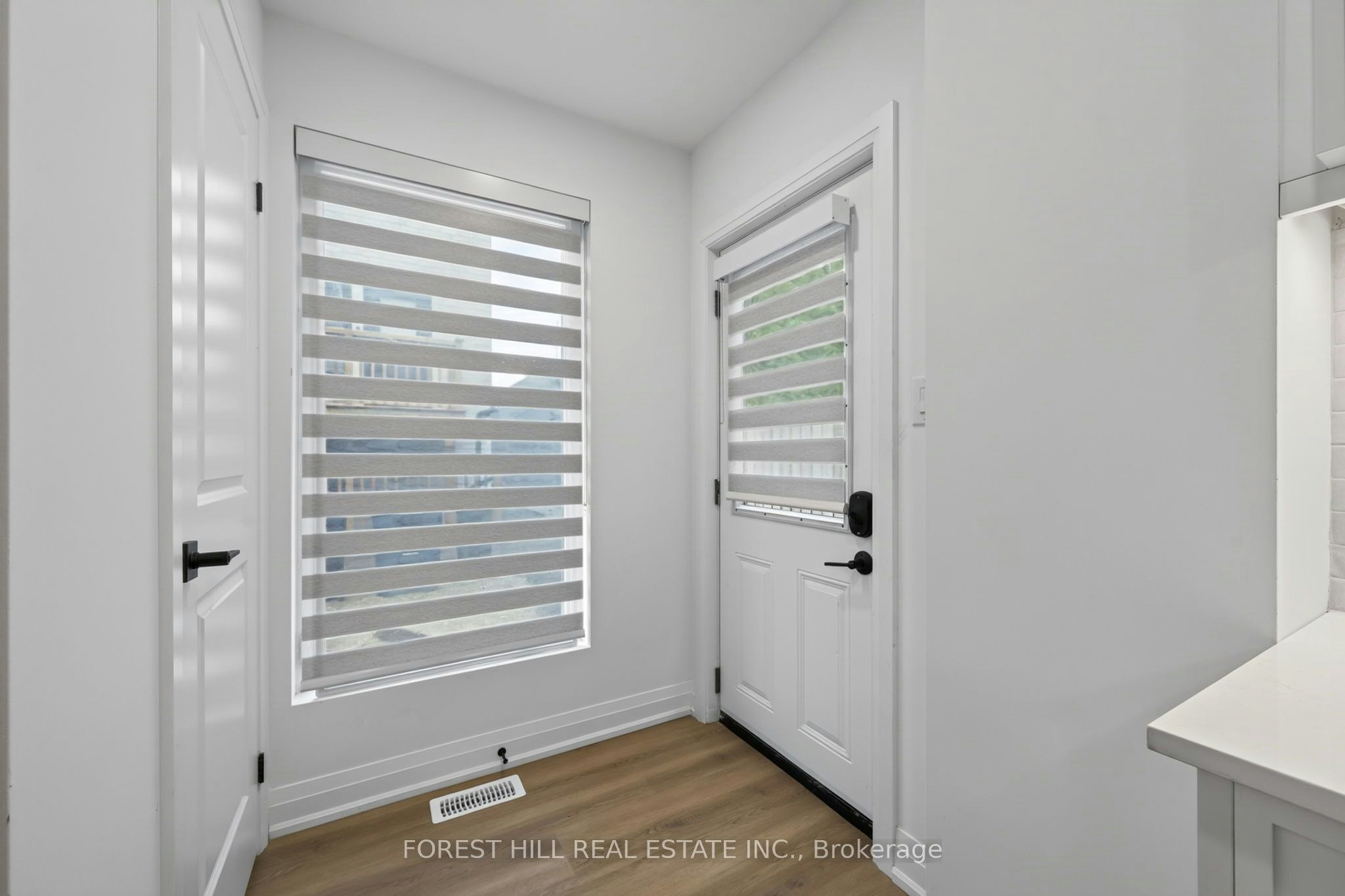 R - GARDEN-221 Churchill Avenue, Toronto, ON, M2N 1X6 - 2