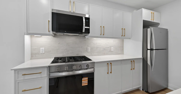 R - GARDEN-221 Churchill Avenue, Toronto, ON, M2N 1X6 - 9
