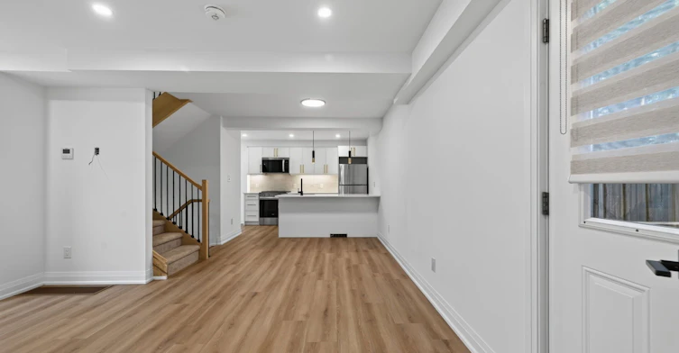 R - GARDEN-221 Churchill Avenue, Toronto, ON, M2N 1X6 - 4