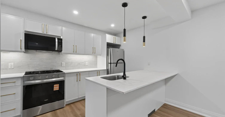 R - GARDEN-221 Churchill Avenue, Toronto, ON, M2N 1X6 - 8