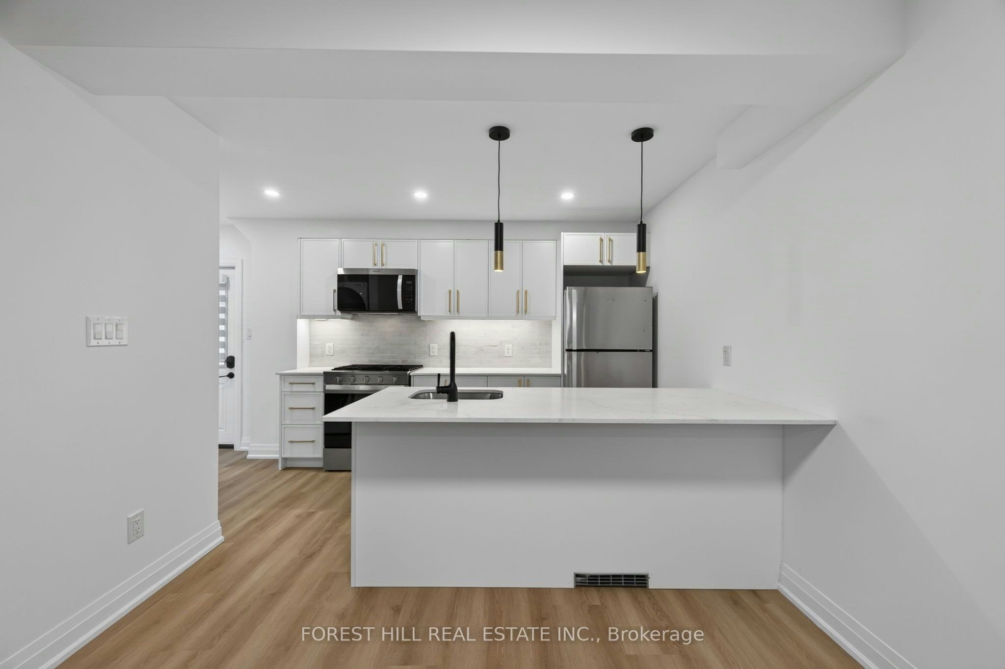 R - GARDEN-221 Churchill Avenue, Toronto, ON, M2N 1X6 - 3