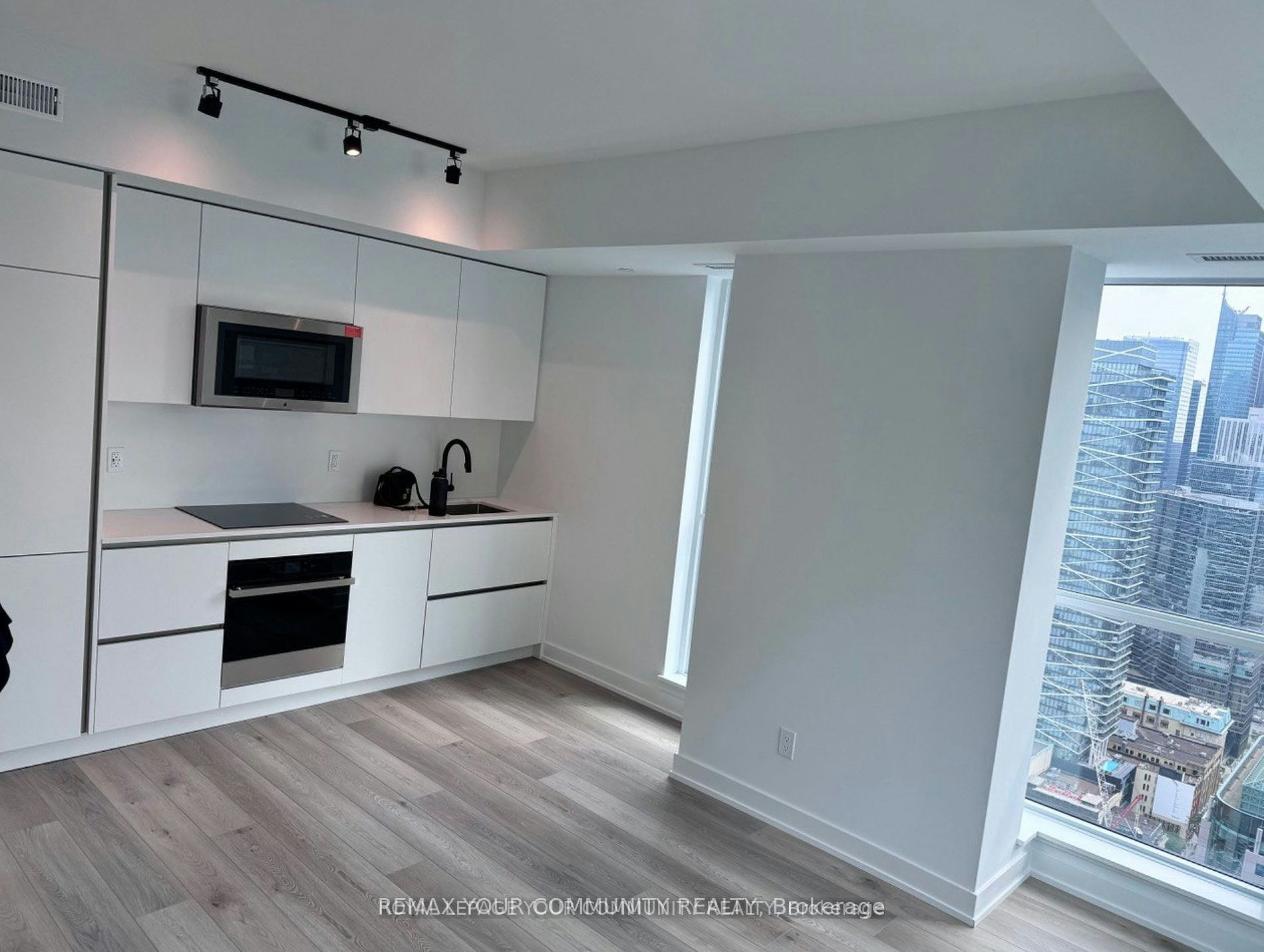 4503-327 King Street W, Toronto, ON, M5V 0W7 - 3