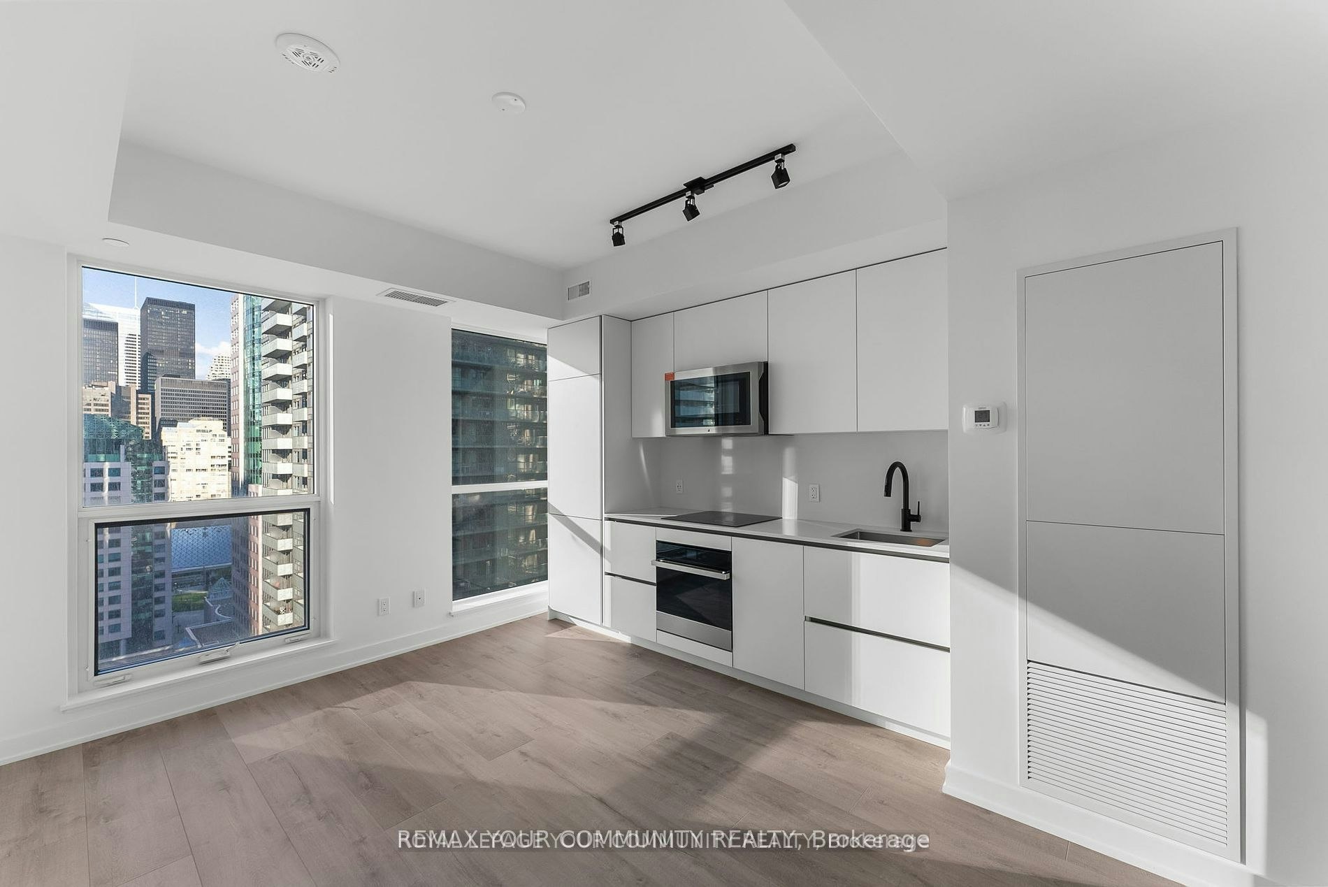 4503-327 King Street W, Toronto, ON, M5V 0W7 - 2