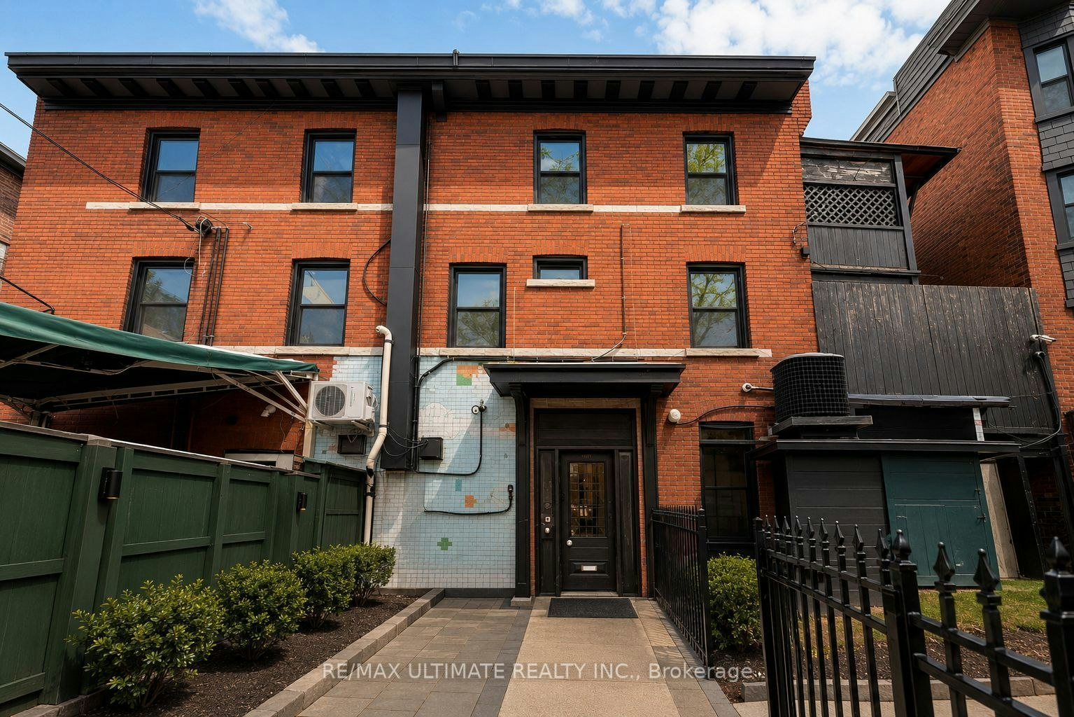 2-308 Brunswick Avenue, Toronto, ON, M5R 2Z1