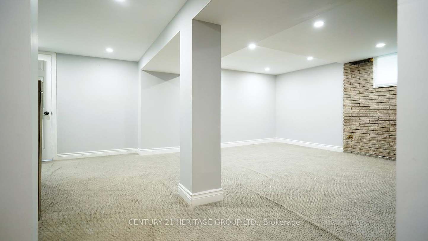 Lower-328 Moore Park Avenue, Toronto, ON, M2R 2R6 - 3
