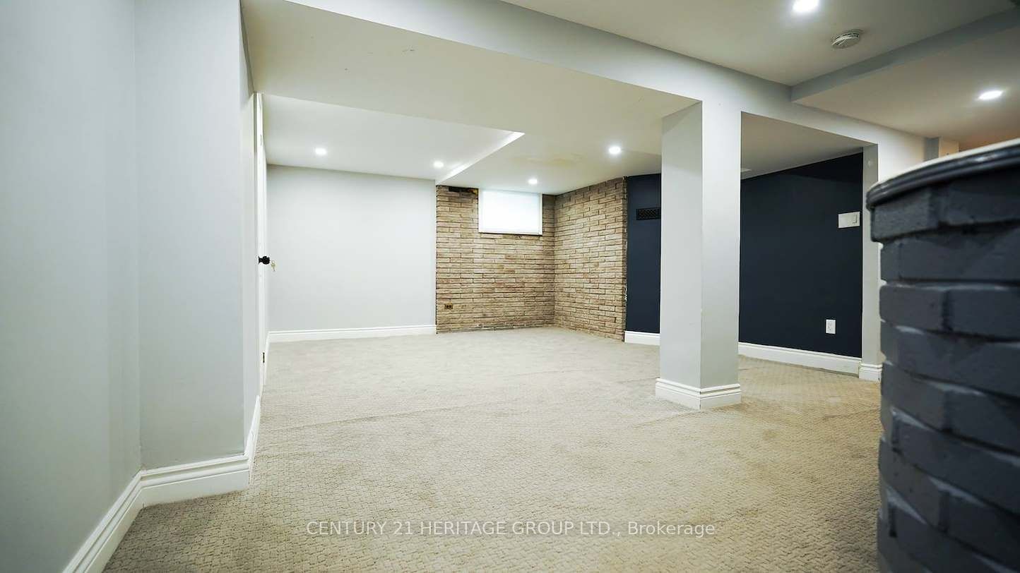 Lower-328 Moore Park Avenue, Toronto, ON, M2R 2R6 - 2