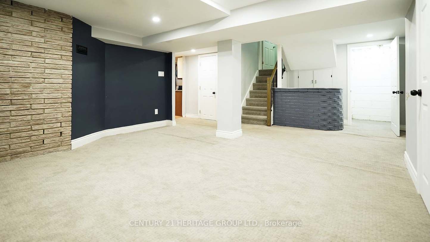 Lower-328 Moore Park Avenue, Toronto, ON, M2R 2R6 - 4