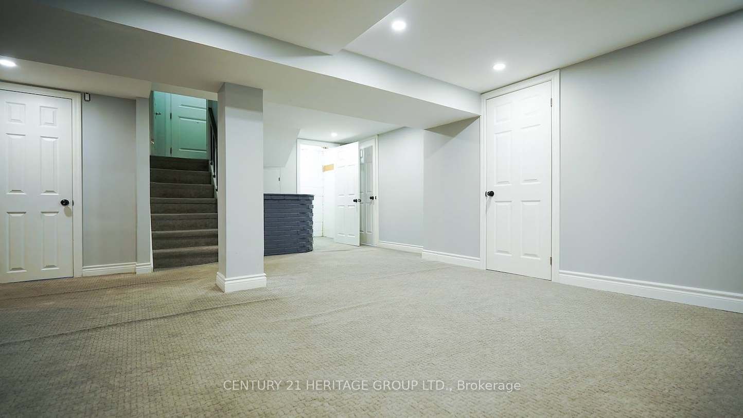 Lower-328 Moore Park Avenue, Toronto, ON, M2R 2R6 - 5