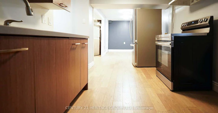 Lower-328 Moore Park Avenue, Toronto, ON, M2R 2R6 - 11