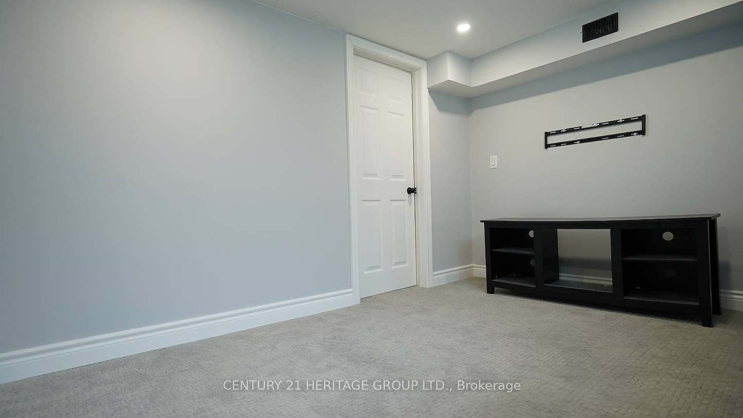Lower-328 Moore Park Avenue, Toronto, ON, M2R 2R6 - 8
