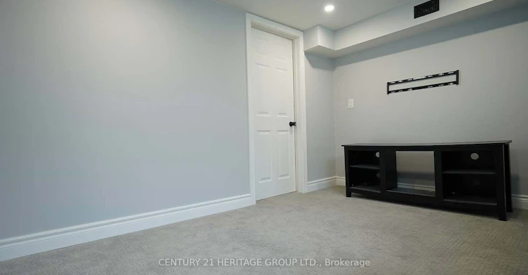 Lower-328 Moore Park Avenue, Toronto, ON, M2R 2R6 - 8