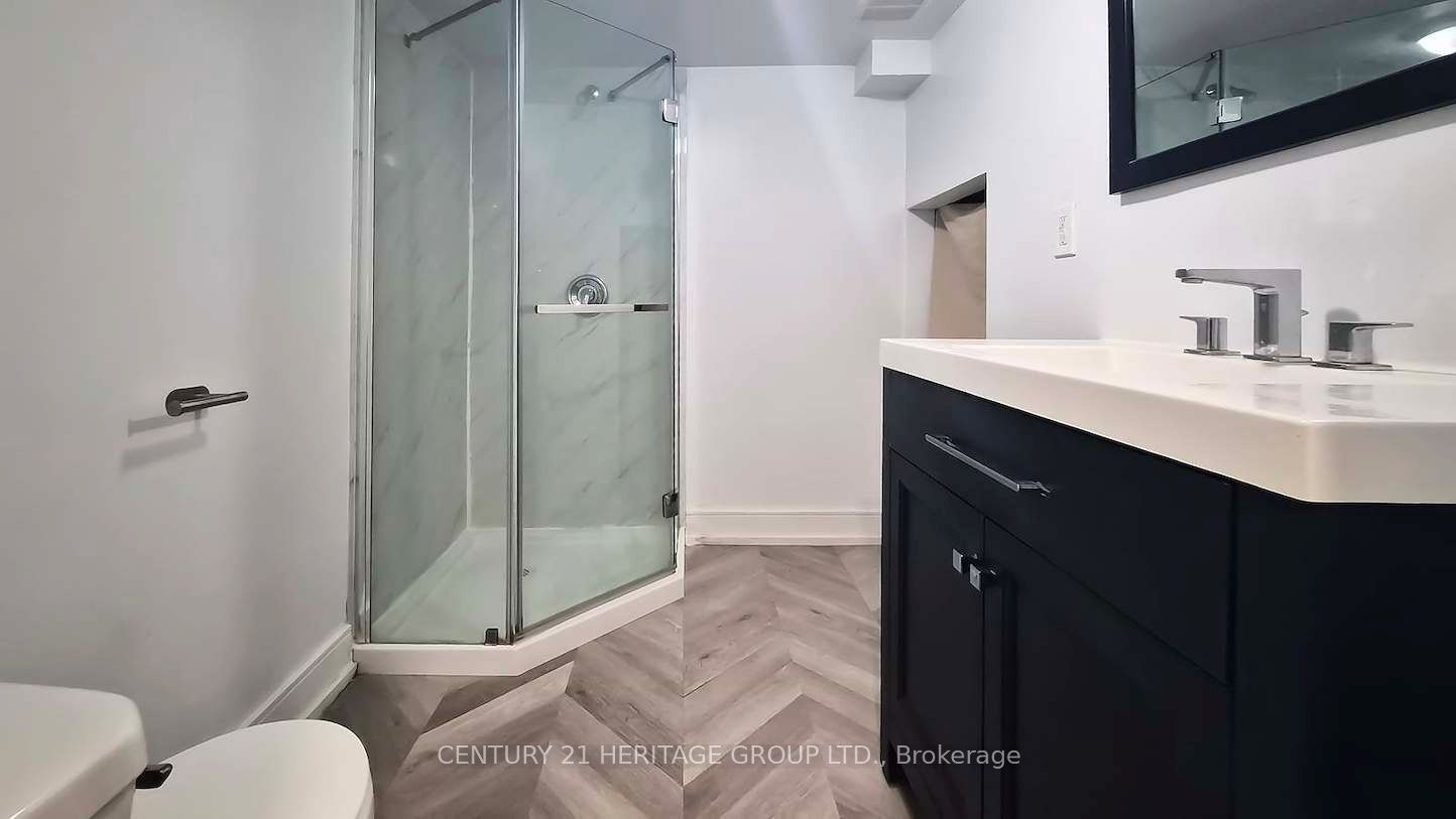 Lower-328 Moore Park Avenue, Toronto, ON, M2R 2R6 - 14