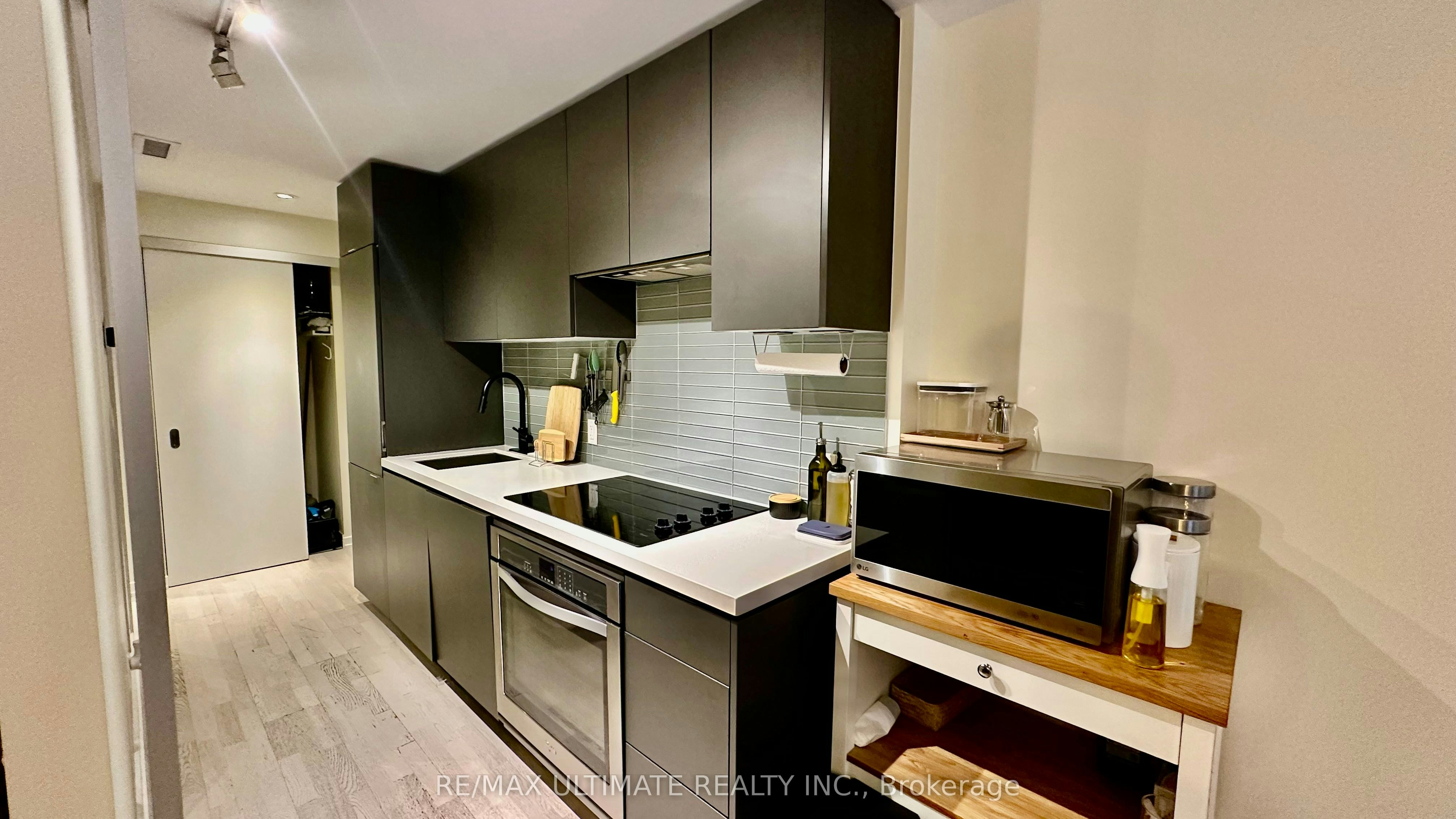 217-60 Colborne Street, Toronto, ON, M5E 0B7 - 2