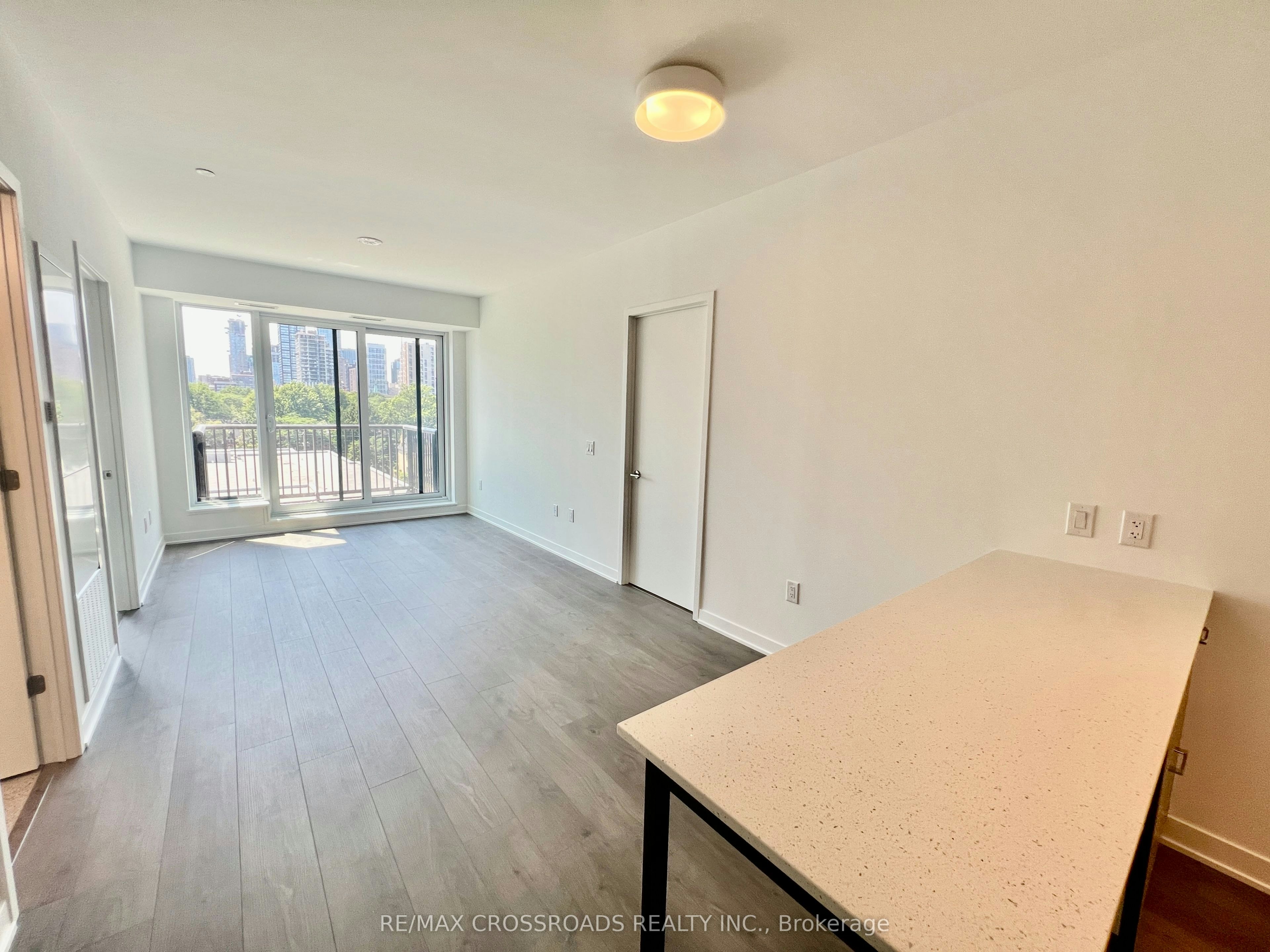 523-10 Oak Street, Toronto, ON, M5A 0Z1 - 10