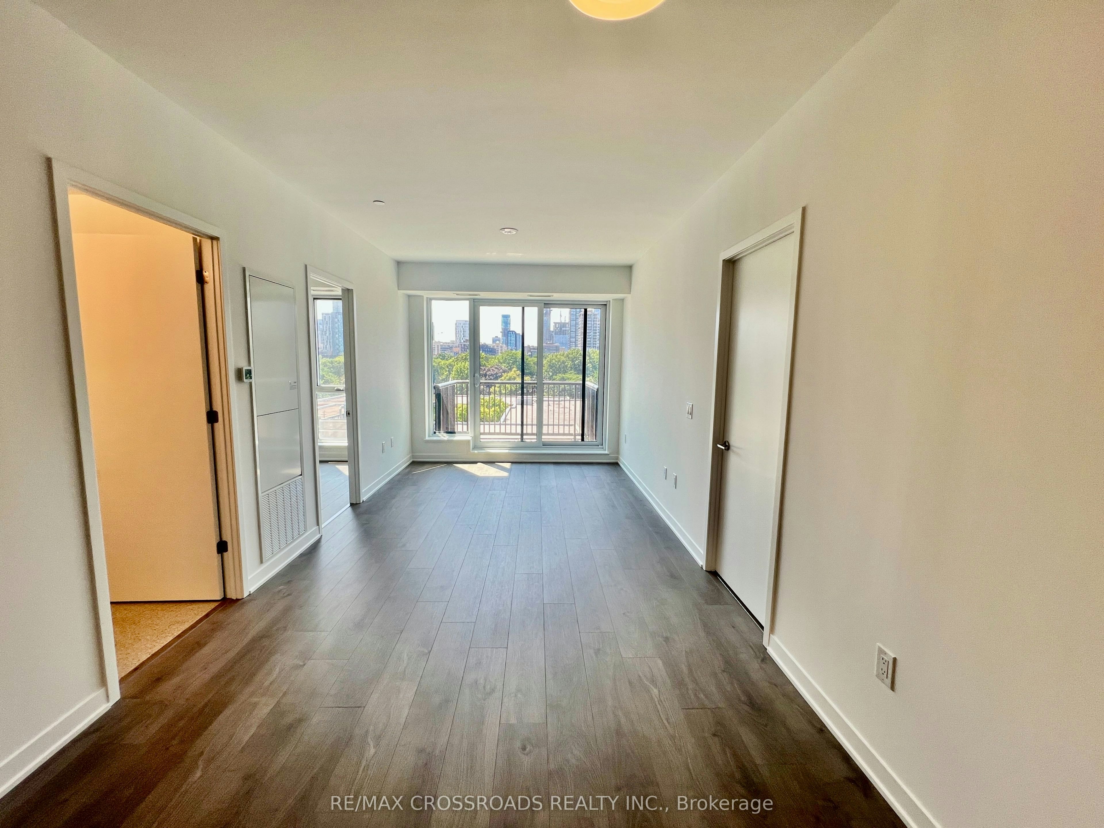 523-10 Oak Street, Toronto, ON, M5A 0Z1 - 8