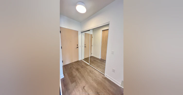523-10 Oak Street, Toronto, ON, M5A 0Z1 - 2
