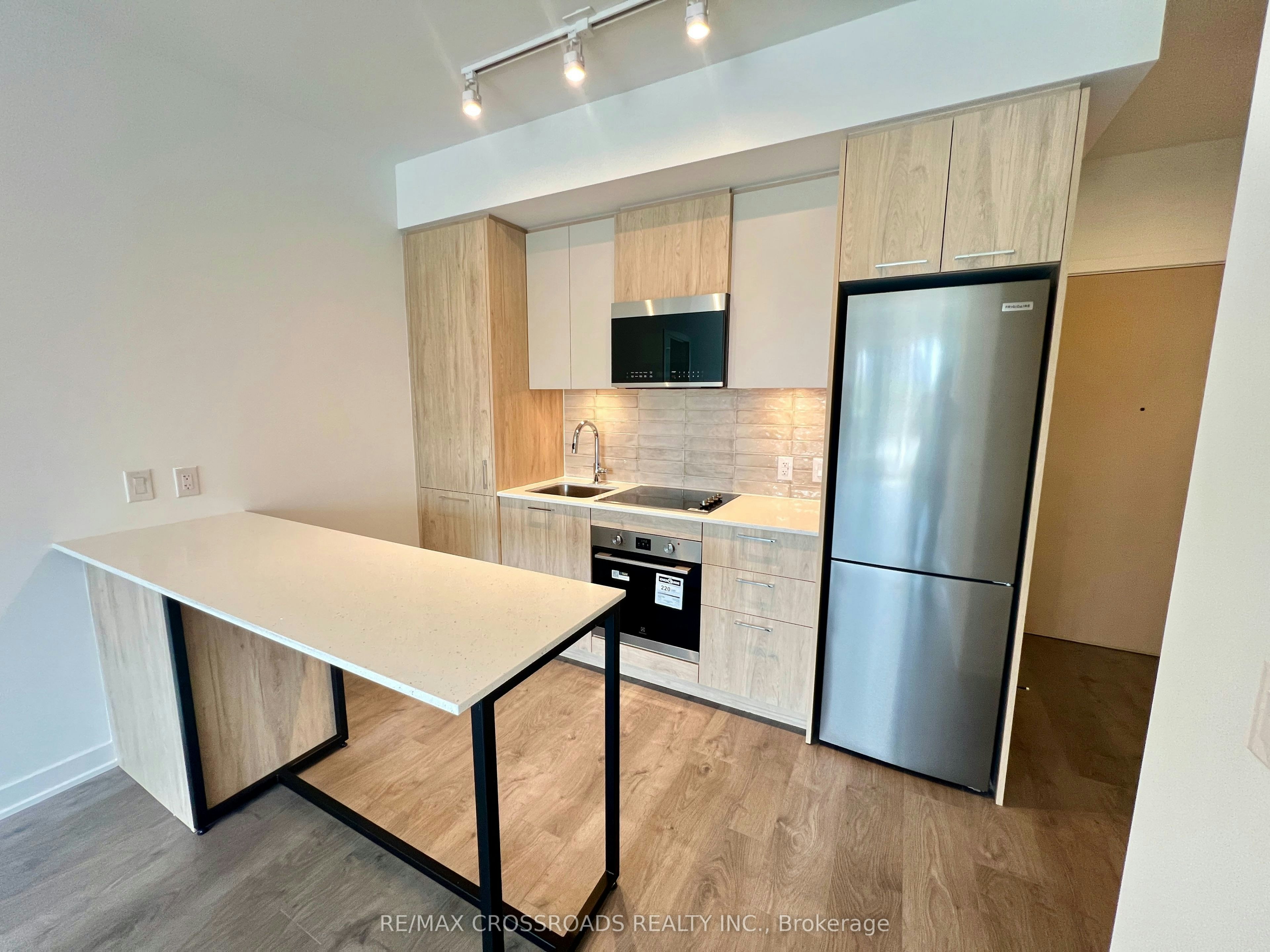 523-10 Oak Street, Toronto, ON, M5A 0Z1 - 6