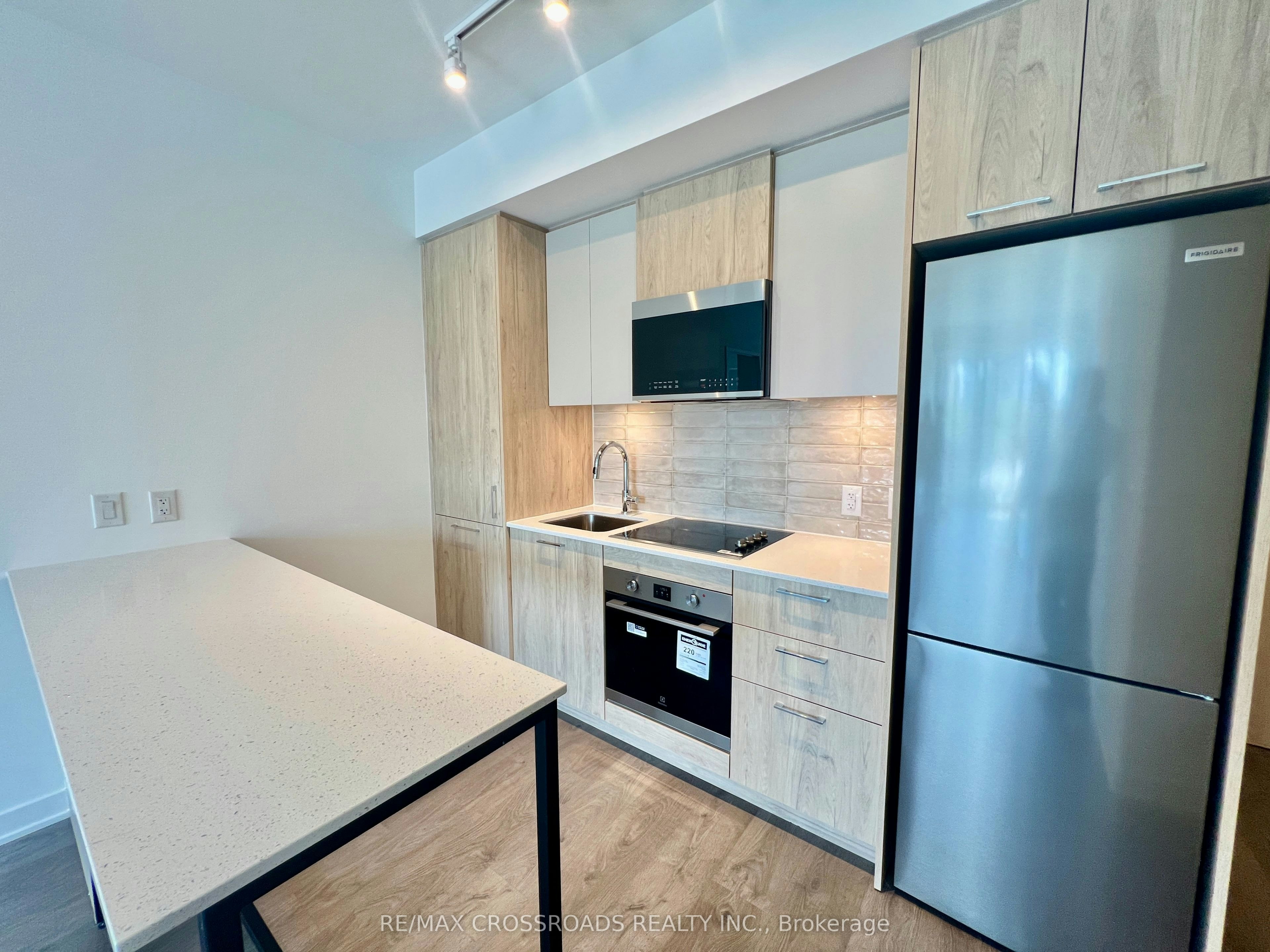 523-10 Oak Street, Toronto, ON, M5A 0Z1 - 4