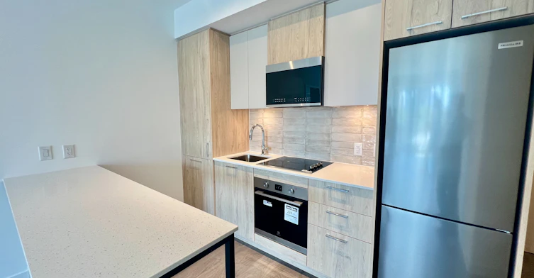 523-10 Oak Street, Toronto, ON, M5A 0Z1 - 4