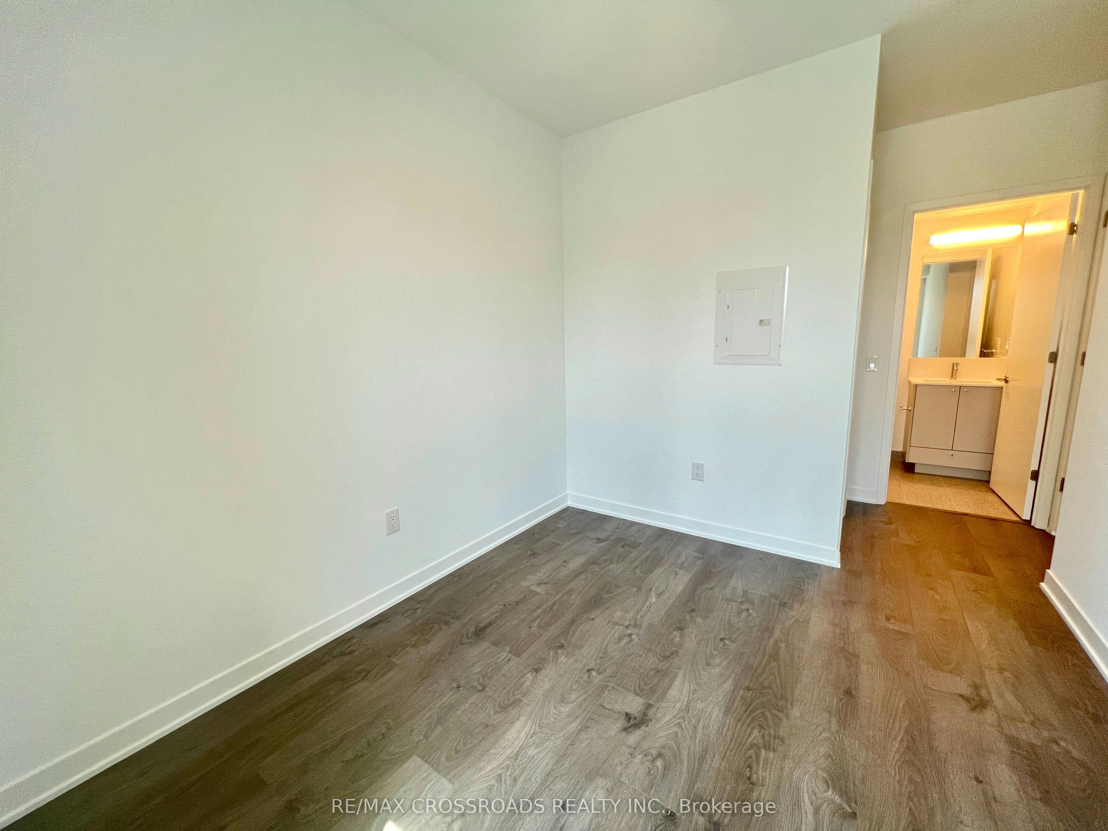 523-10 Oak Street, Toronto, ON, M5A 0Z1 - 13