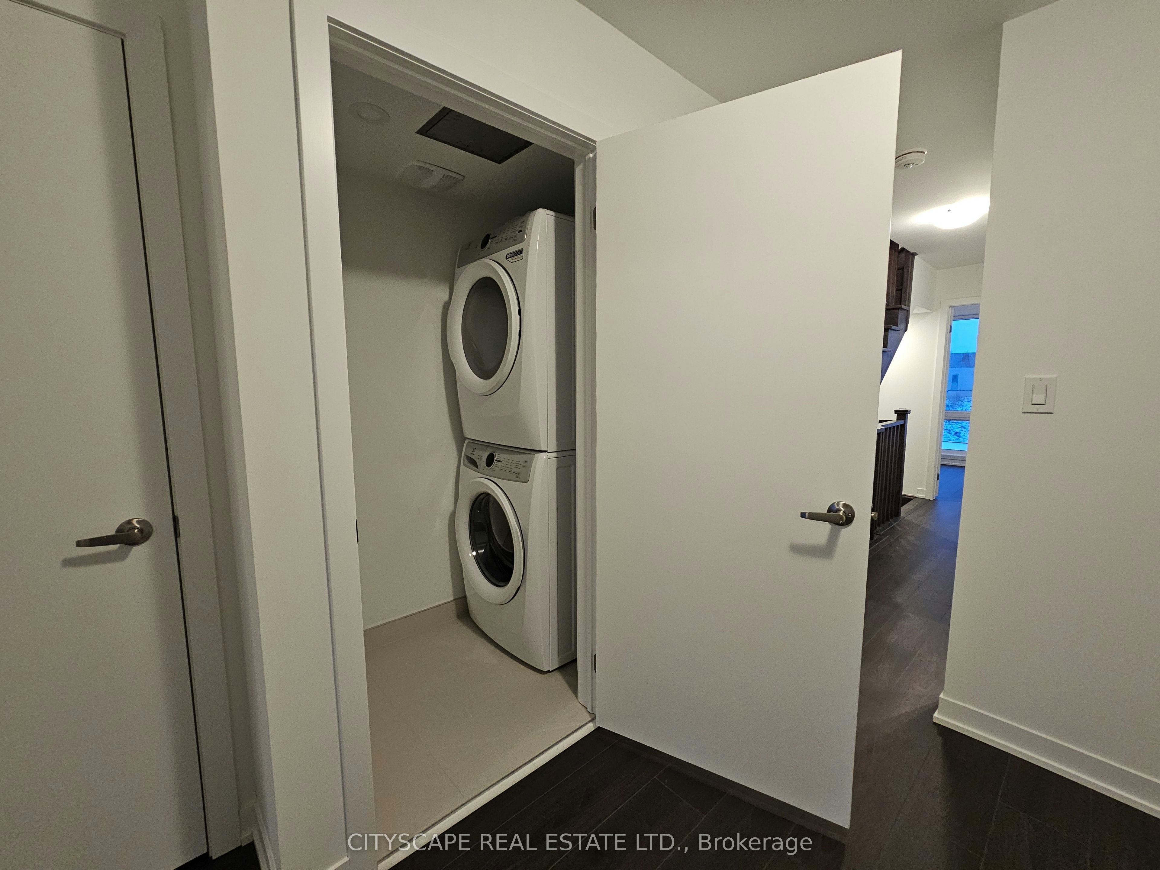 32 Deep Roots Terrace, Toronto, ON, M6A 2M3 - 5
