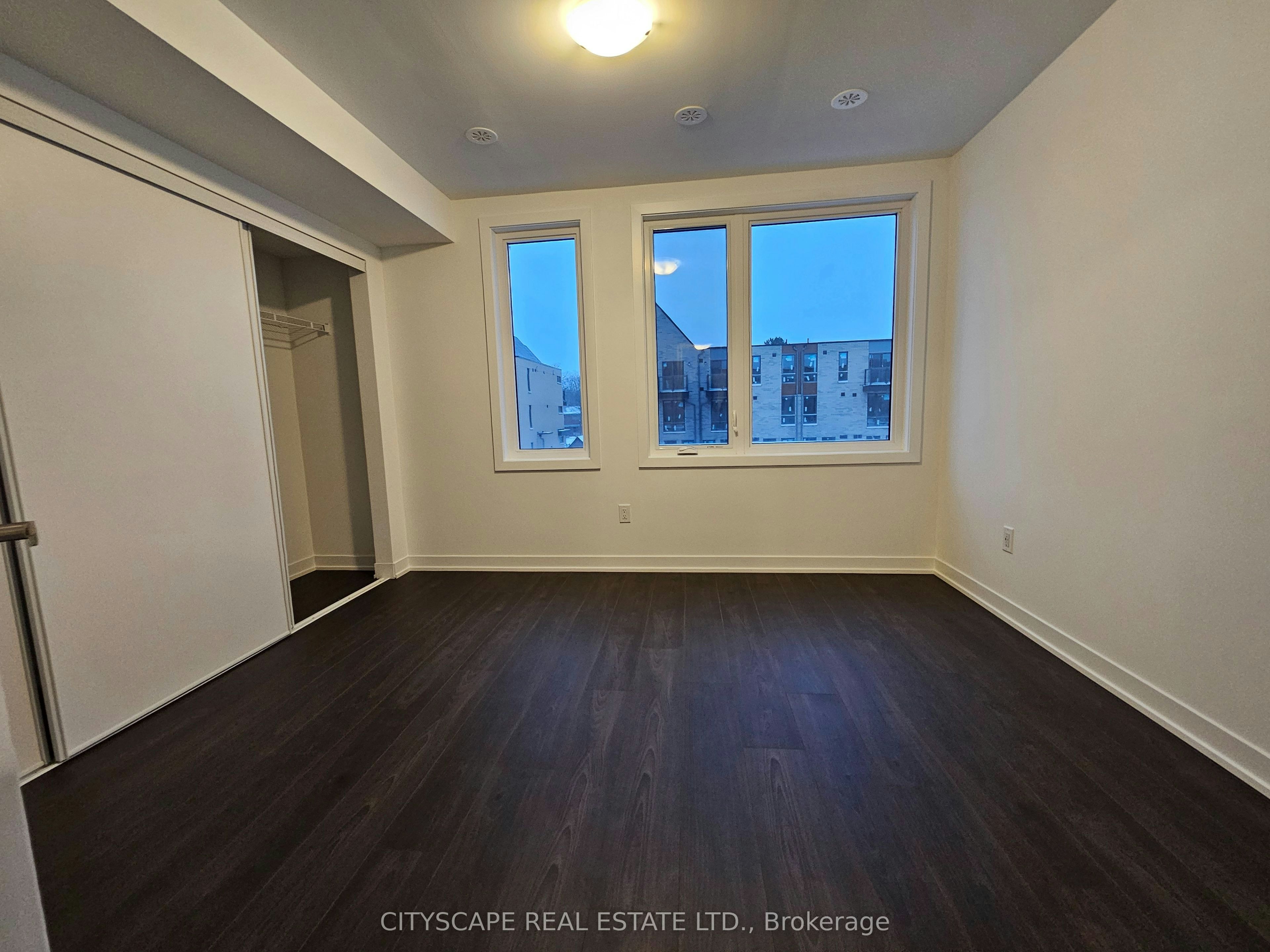 32 Deep Roots Terrace, Toronto, ON, M6A 2M3 - 3