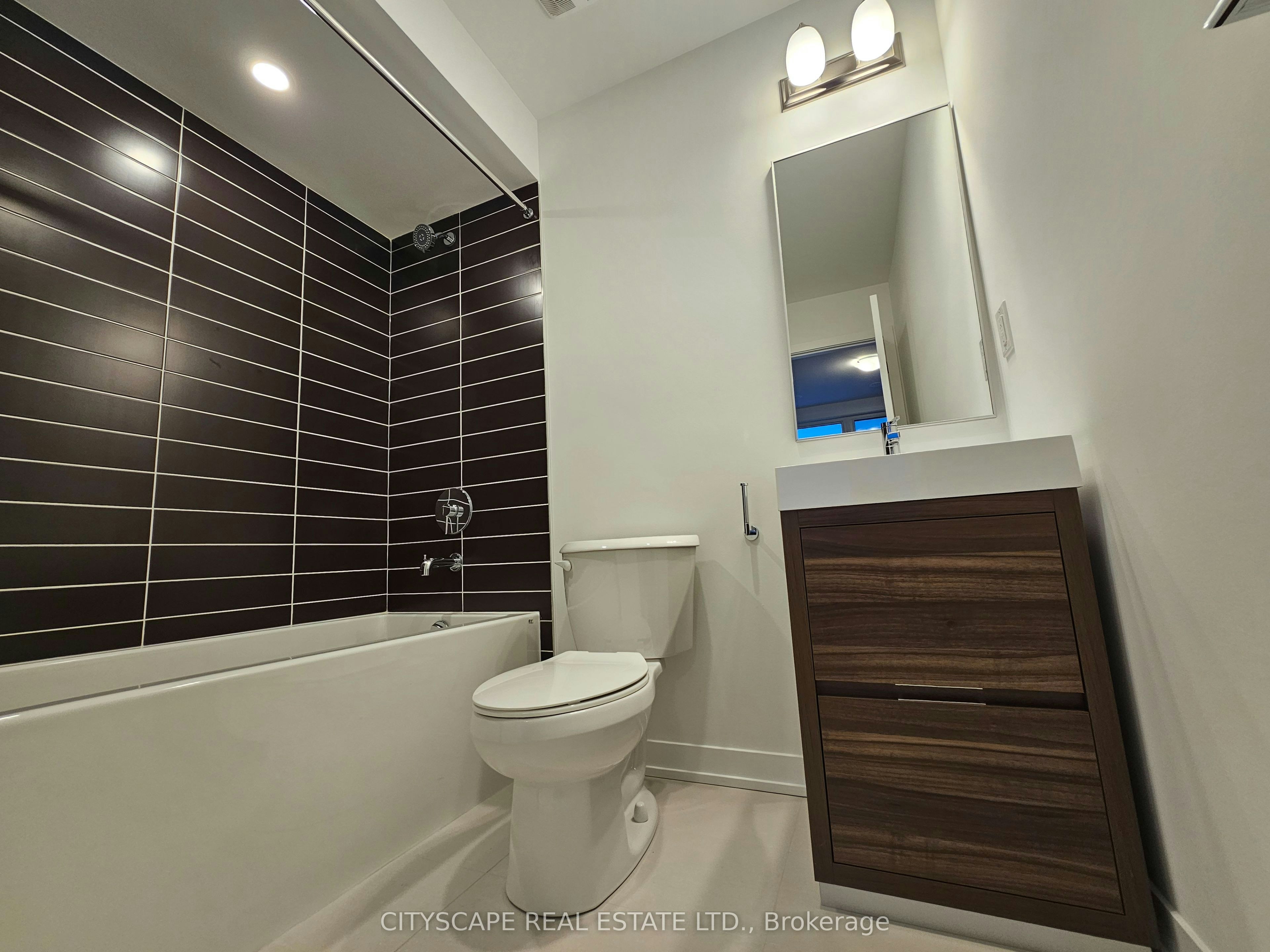 32 Deep Roots Terrace, Toronto, ON, M6A 2M3 - 27