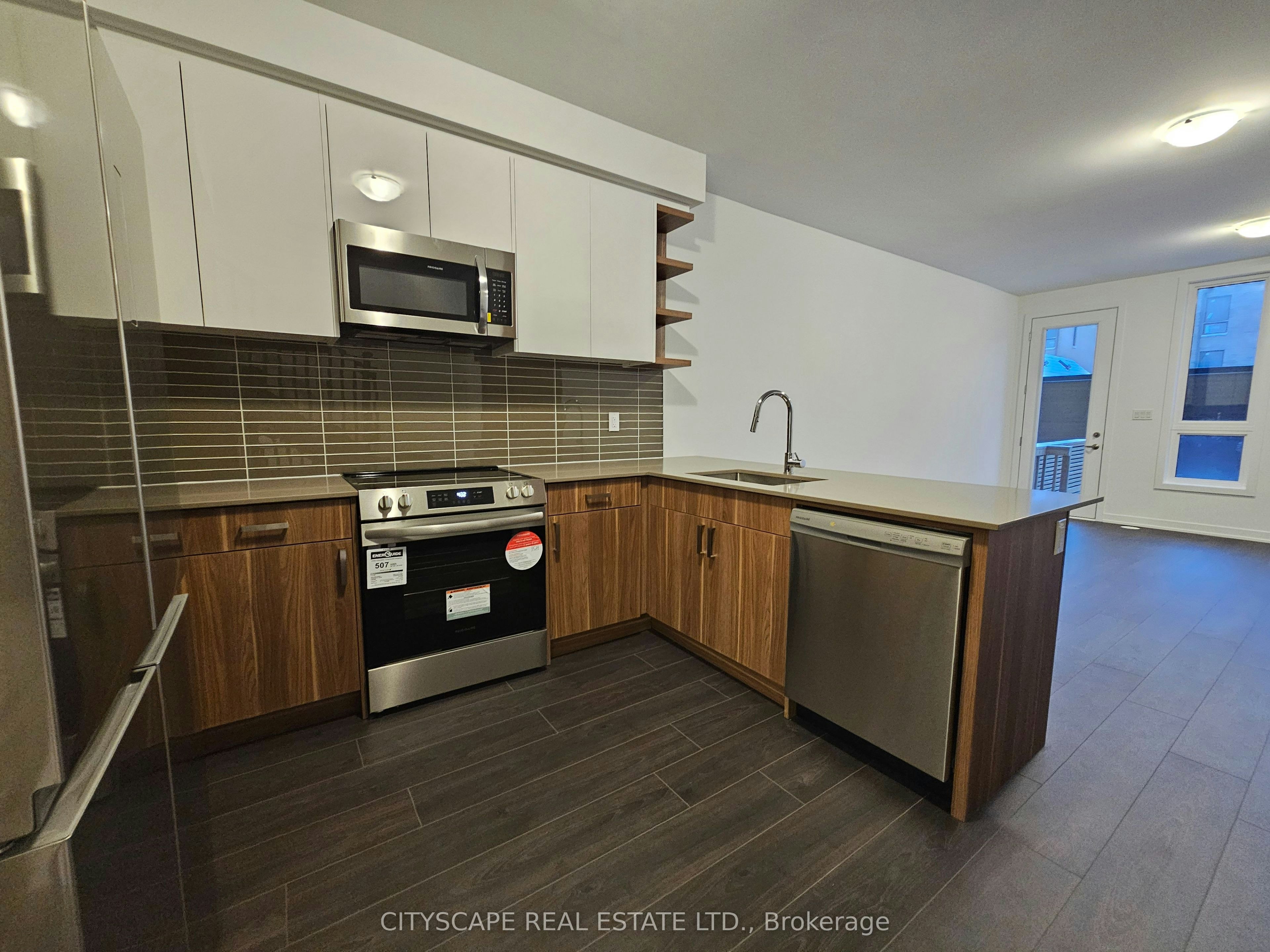 32 Deep Roots Terrace, Toronto, ON, M6A 2M3 - 16