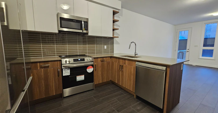 32 Deep Roots Terrace, Toronto, ON, M6A 2M3 - 16