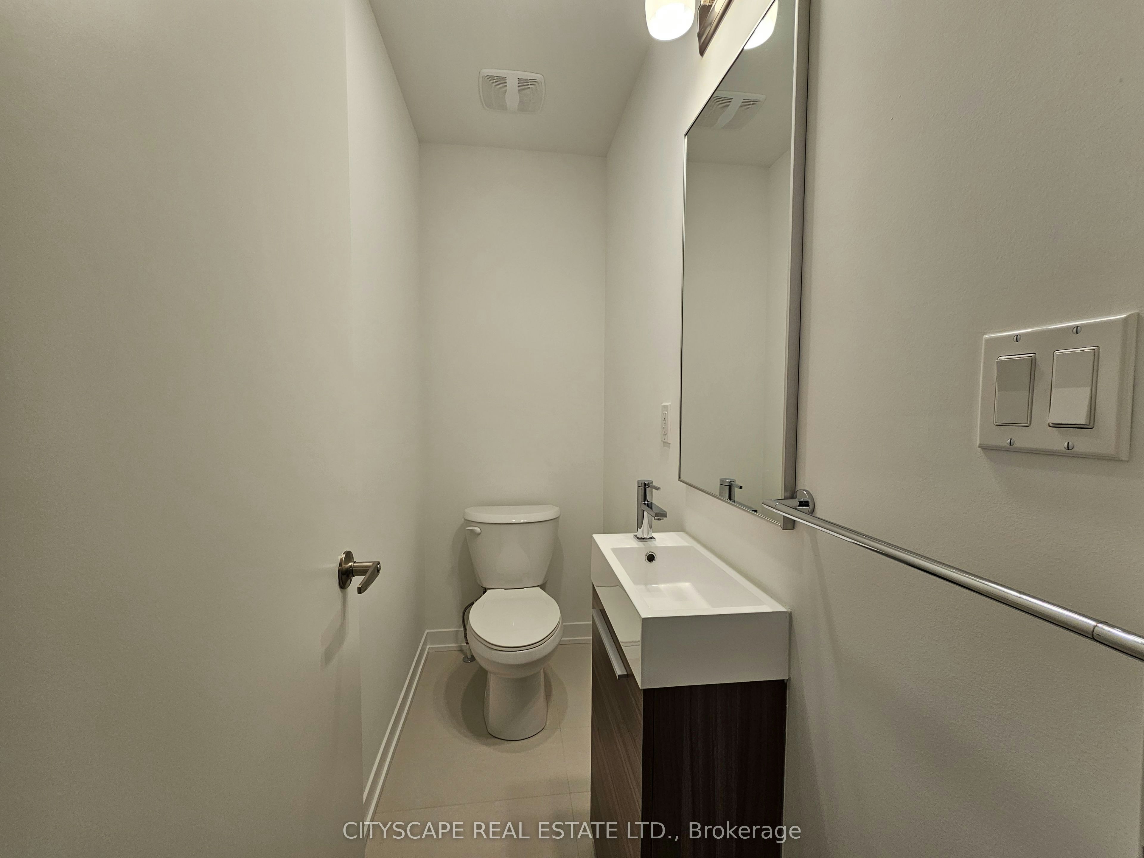 32 Deep Roots Terrace, Toronto, ON, M6A 2M3 - 15
