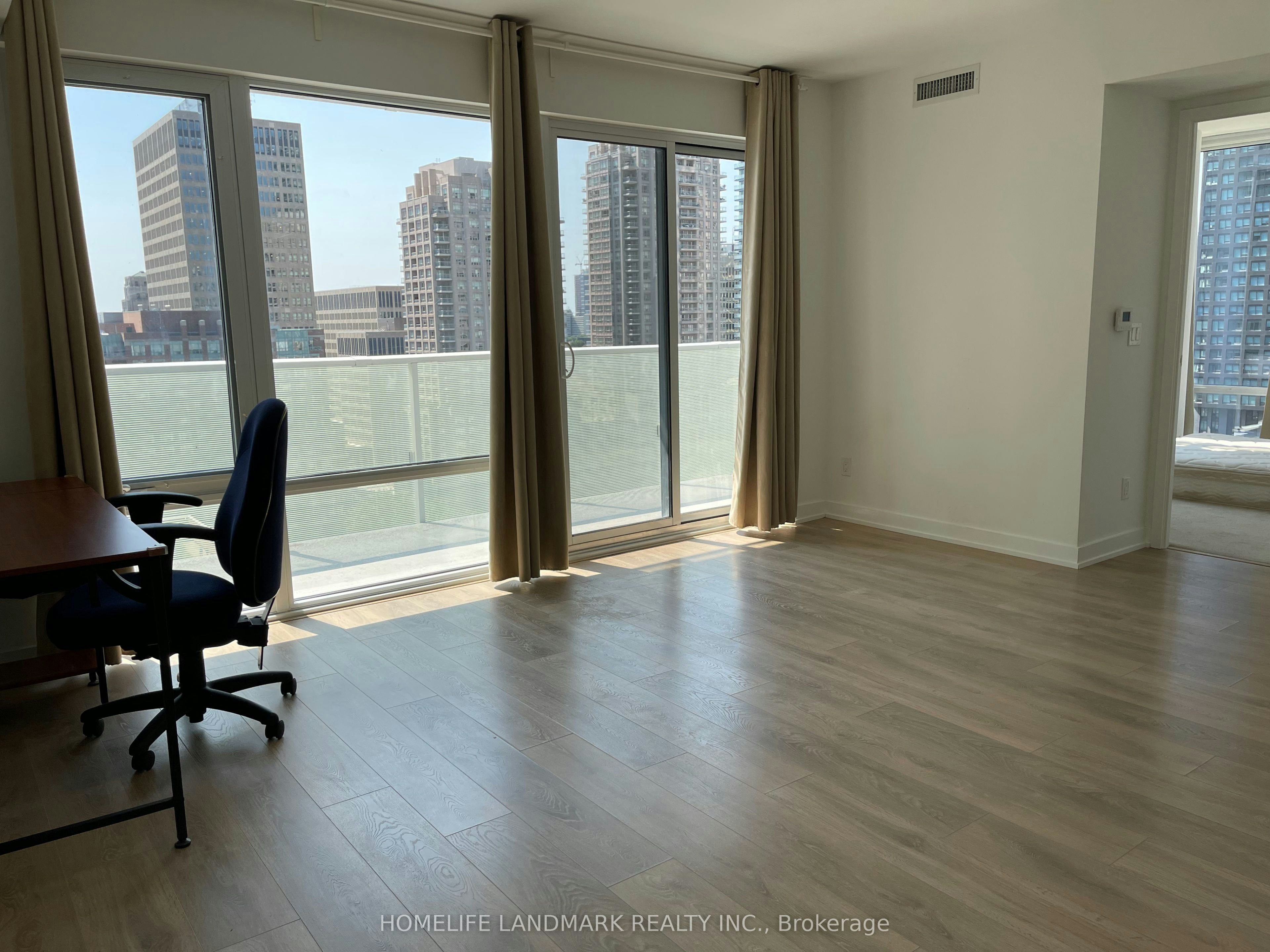 1402-501 Yonge Street, Toronto, ON, M4Y 0G8 - 4