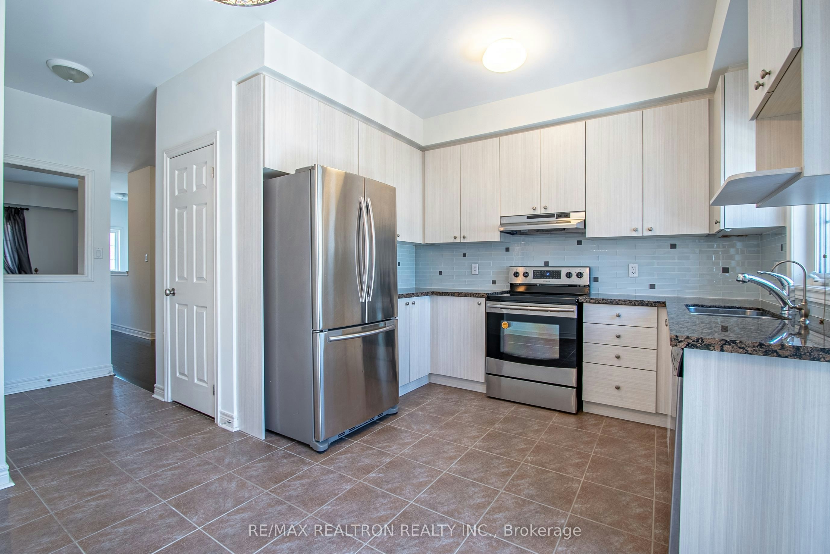 169N Finch Avenue E, Toronto, ON, M2N 4R8 - 11