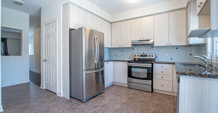 169N Finch Avenue E, Toronto, ON, M2N 4R8 - 11