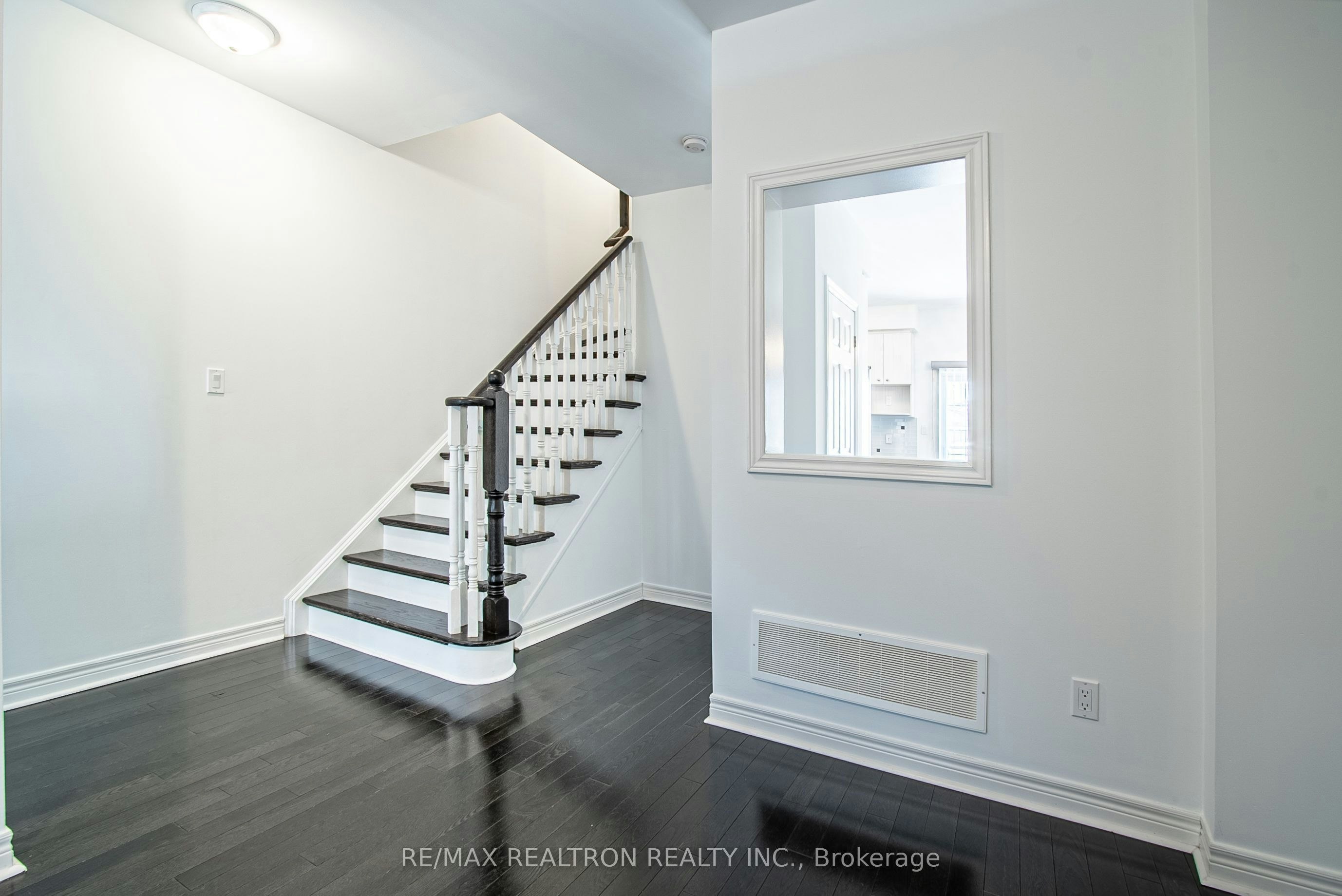 169N Finch Avenue E, Toronto, ON, M2N 4R8 - 8
