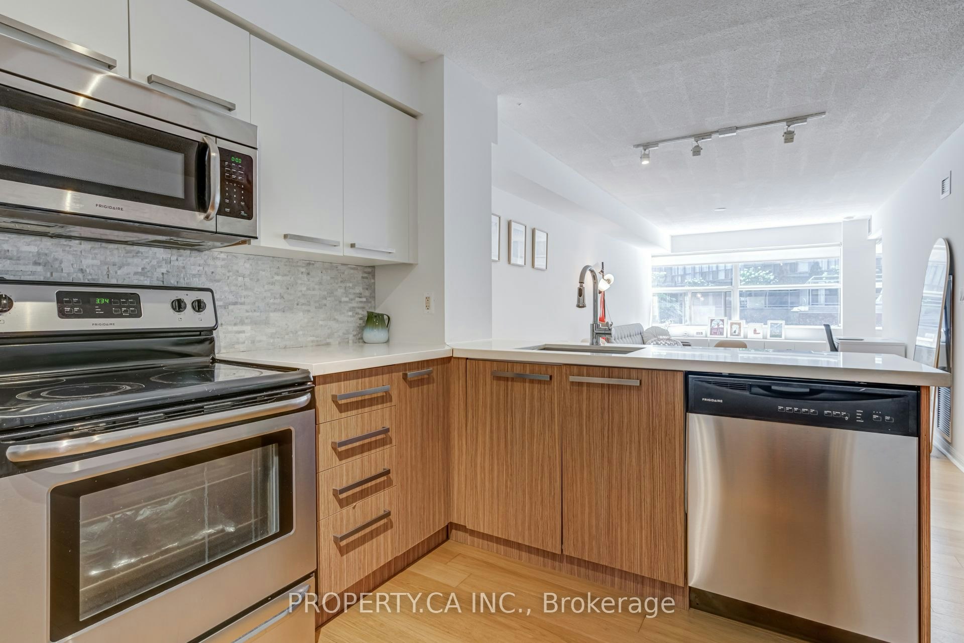 103-11 St. Joseph Street, Toronto, ON, M4Y 3G4 - 15