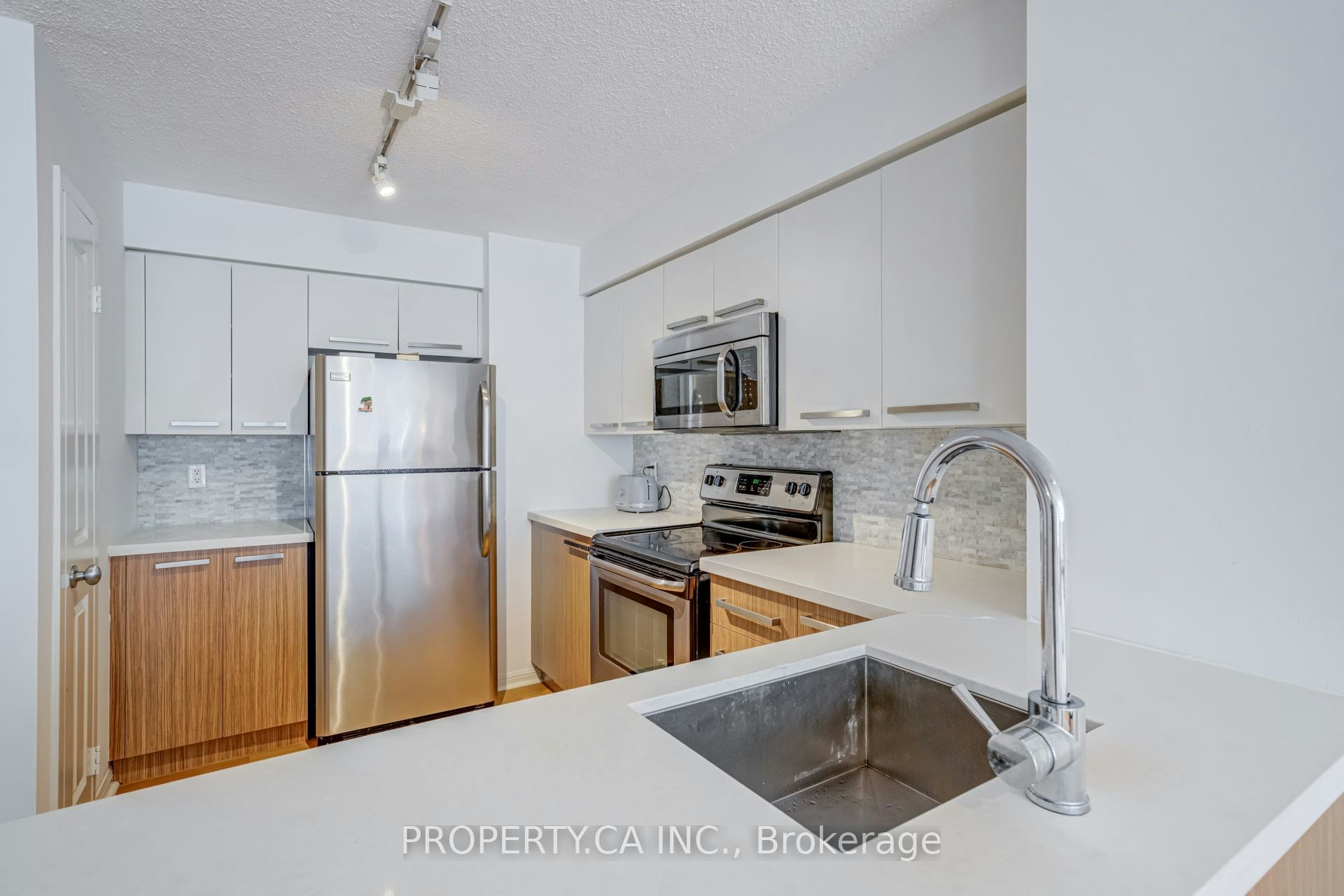 103-11 St. Joseph Street, Toronto, ON, M4Y 3G4 - 14