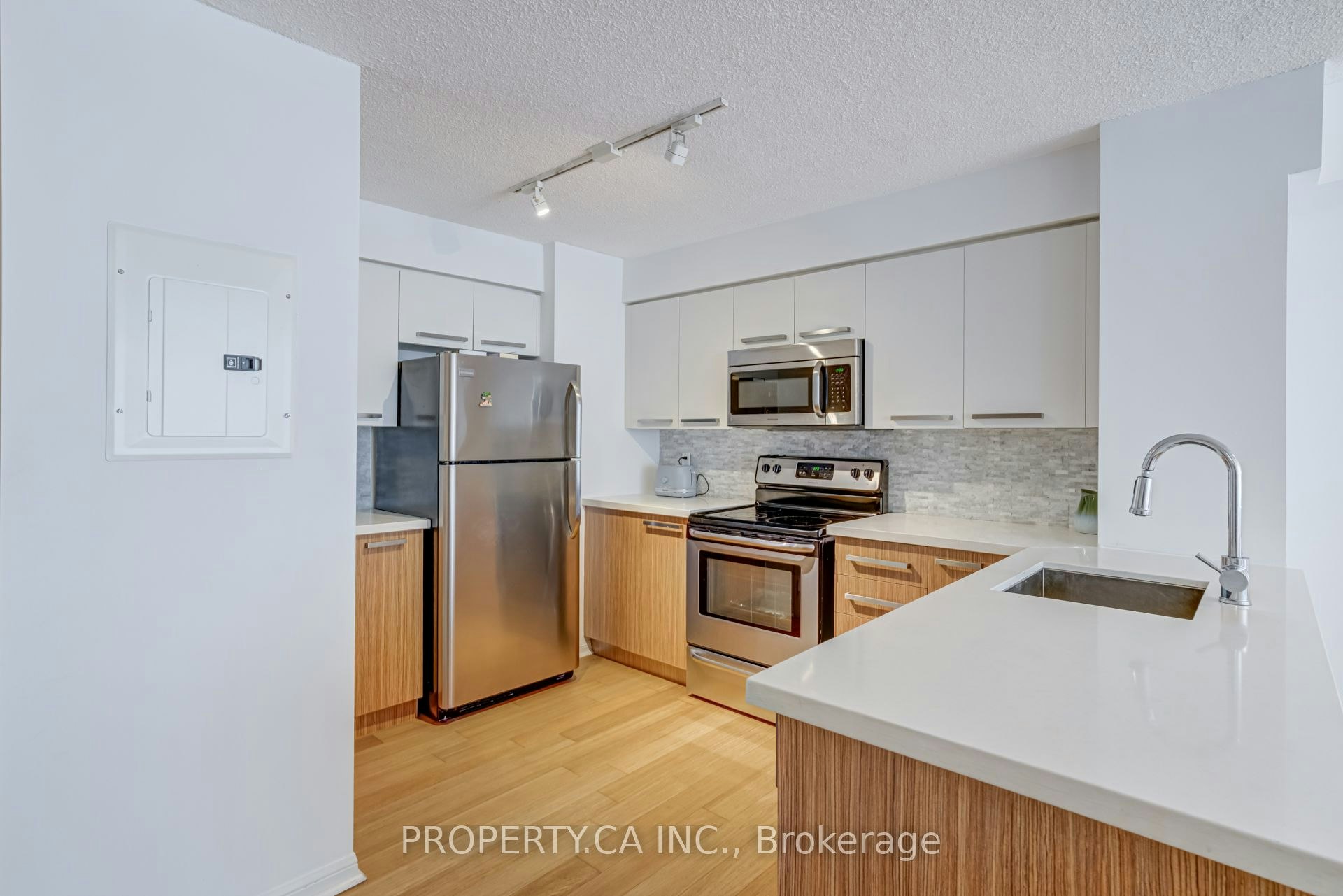 103-11 St. Joseph Street, Toronto, ON, M4Y 3G4 - 13
