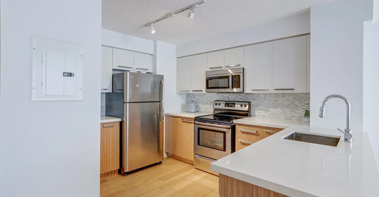 103-11 St. Joseph Street, Toronto, ON, M4Y 3G4 - 13