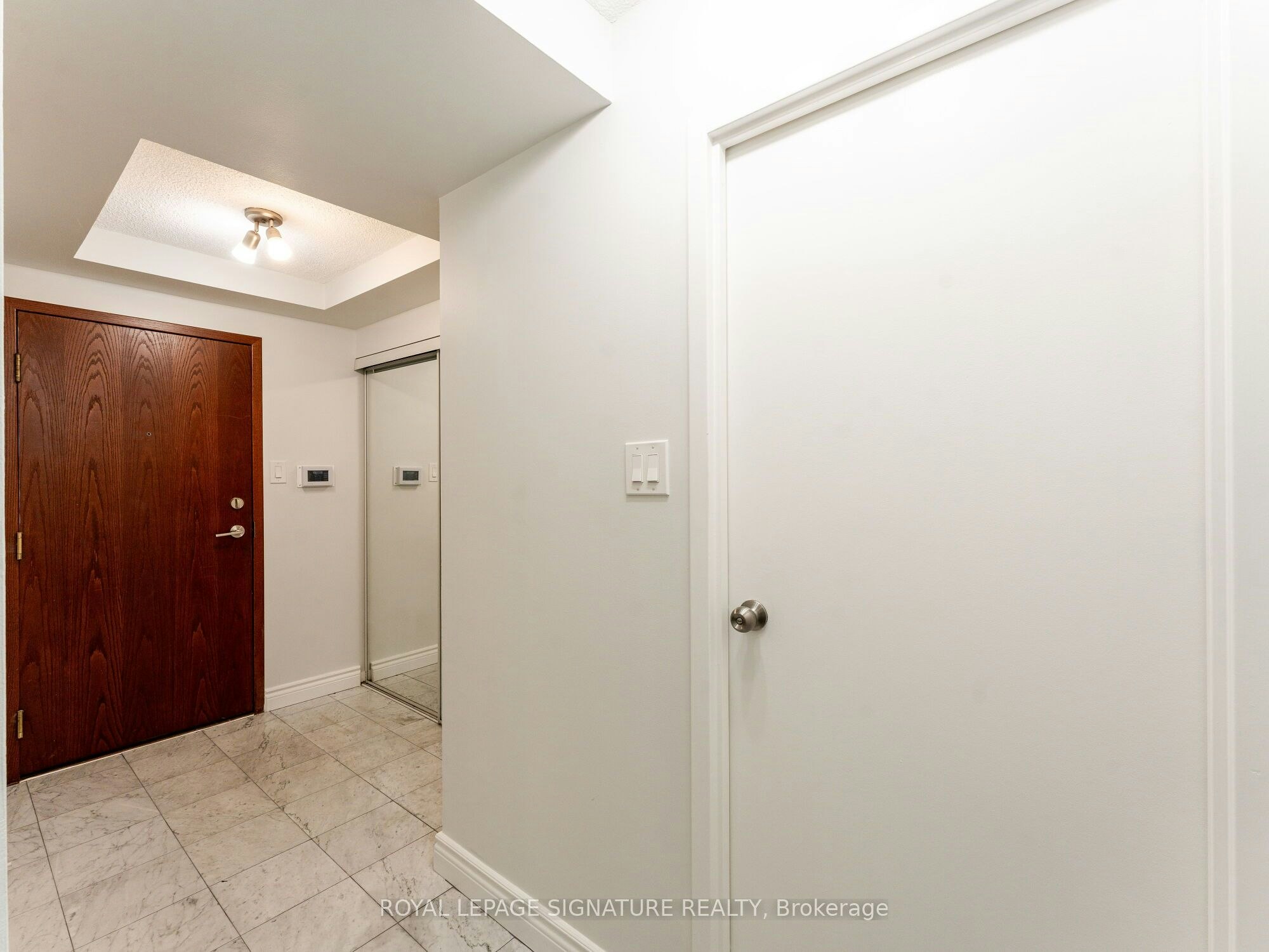 1701-10 Yonge Street, Toronto, ON, M5E 1R4 - 6