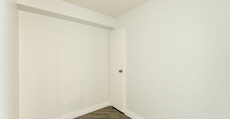 1701-10 Yonge Street, Toronto, ON, M5E 1R4 - 17