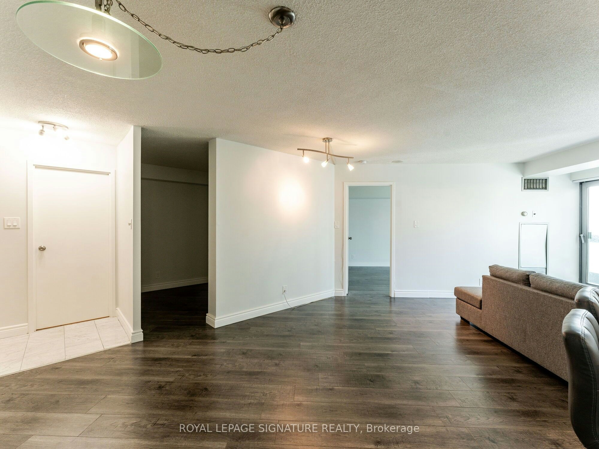 1701-10 Yonge Street, Toronto, ON, M5E 1R4 - 8