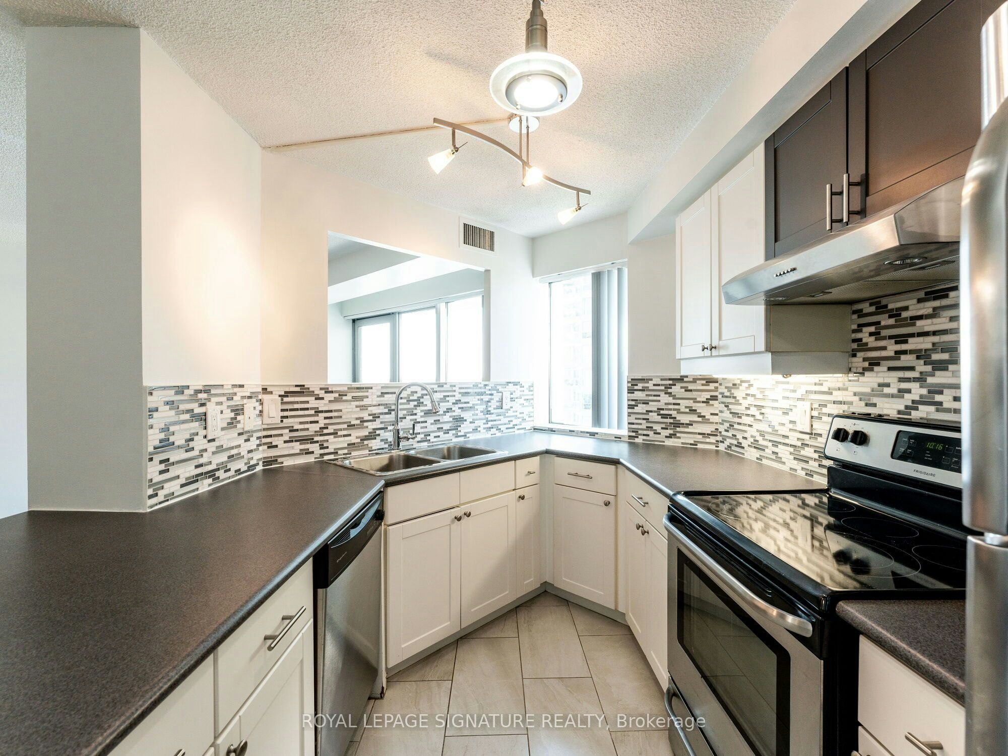 1701-10 Yonge Street, Toronto, ON, M5E 1R4 - 15