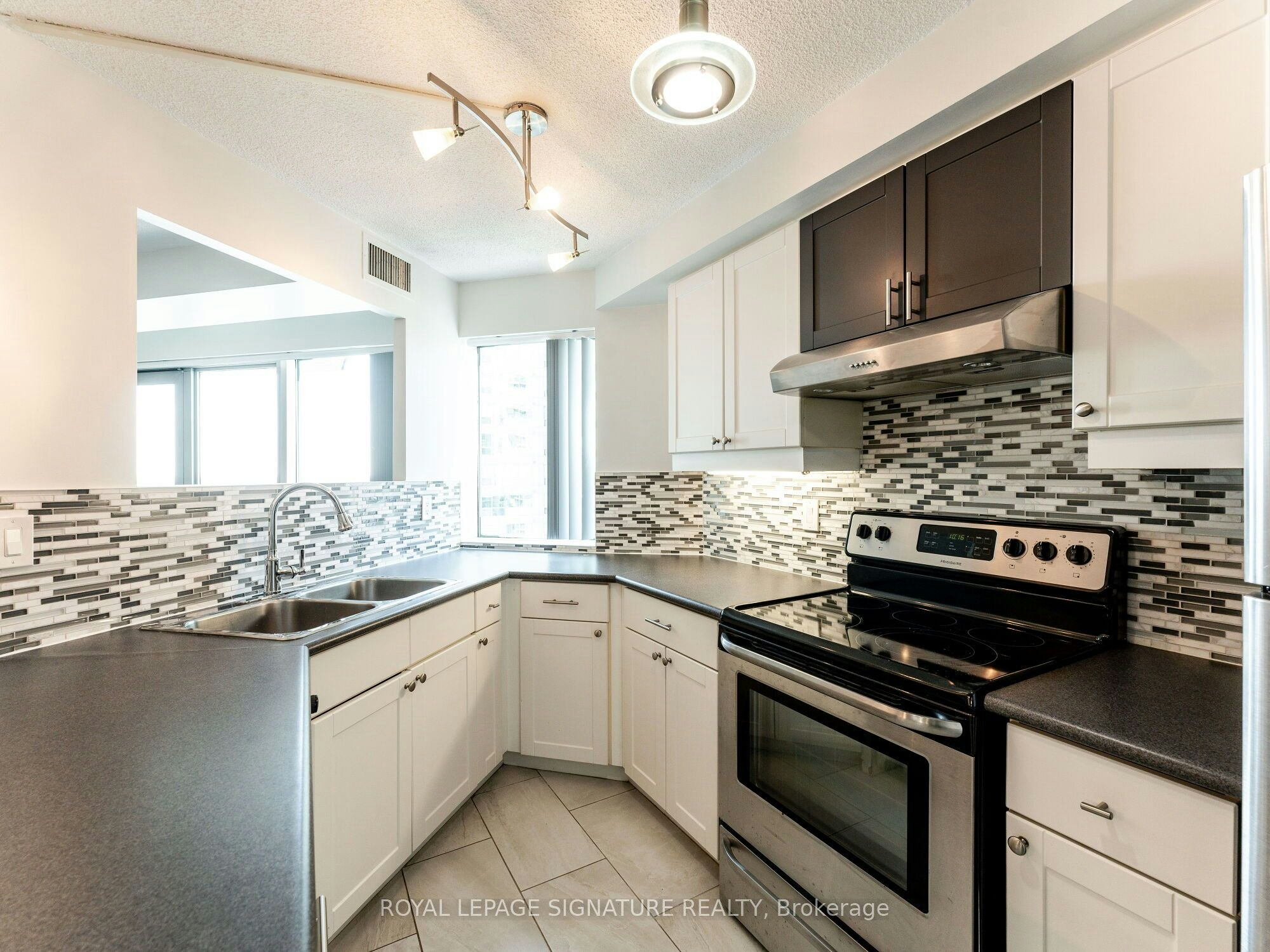 1701-10 Yonge Street, Toronto, ON, M5E 1R4 - 14