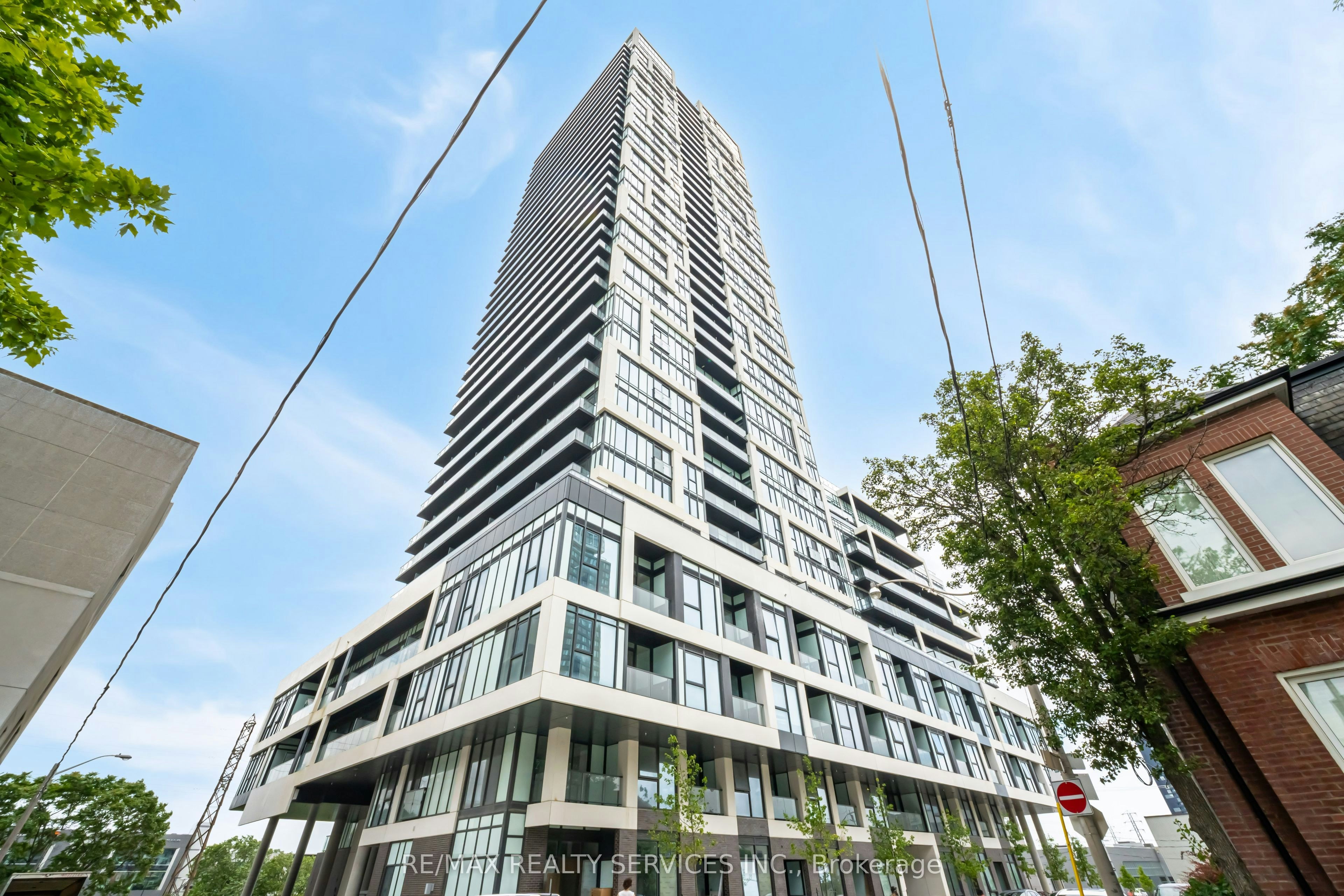2208-5 Defries Street, Toronto, ON, M5A 0W7