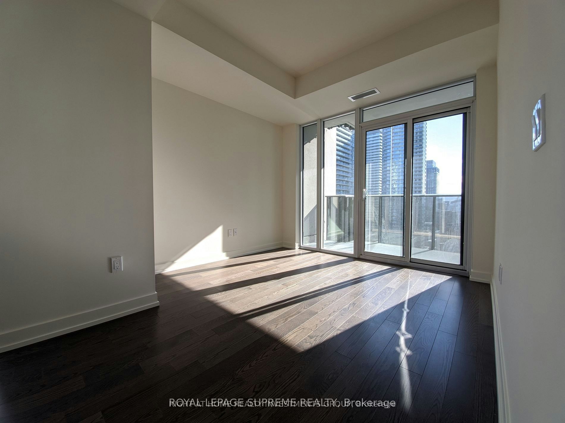 2315-330 Richmond Street W, Toronto, ON, M5V 0M4 - 12