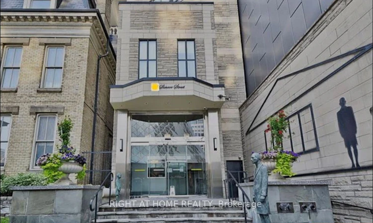 705-71 Simcoe Street