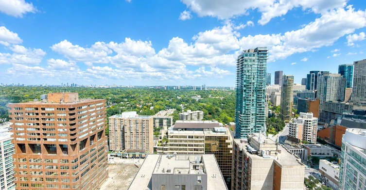 2406-32 Davenport Road, Toronto, ON, M5R 0B5 - 2