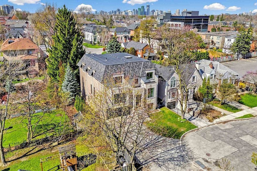 220 Roe Avenue, Toronto, ON, M5M 2J4 - 21